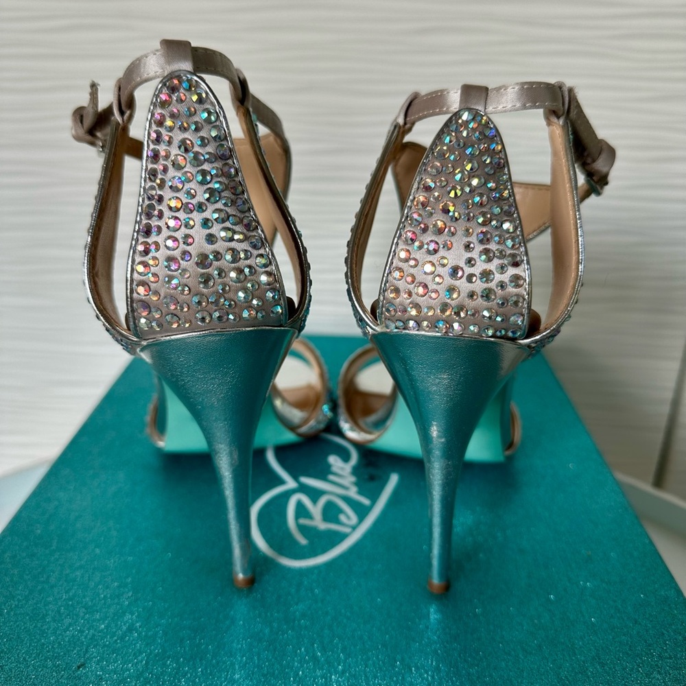Betsey Johnson Formal Rhinestone Heels SB- I Do 7.5 - Picture 6 of 8